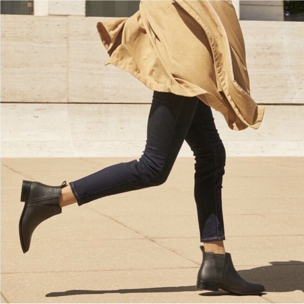Nisolo Black Leather Ankle Boots